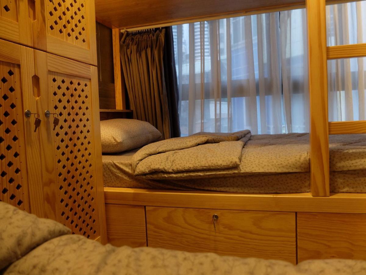 Хостел Half Coffee N Dorm Хошимин Экстерьер фото