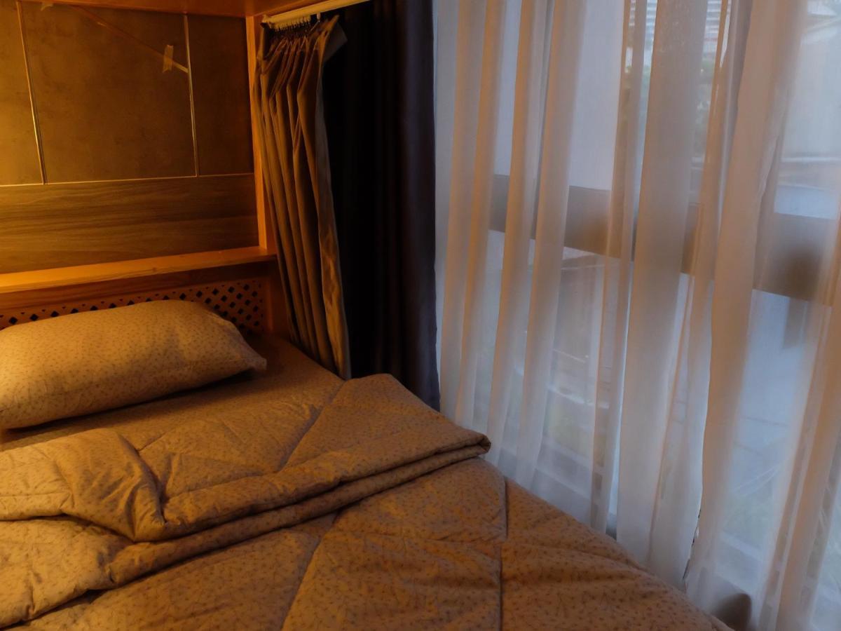 Хостел Half Coffee N Dorm Хошимин Экстерьер фото