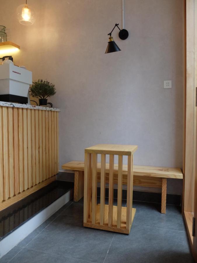 Хостел Half Coffee N Dorm Хошимин Экстерьер фото